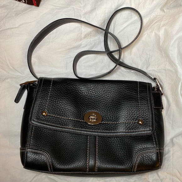 Coach purse - Picture 2 of 6